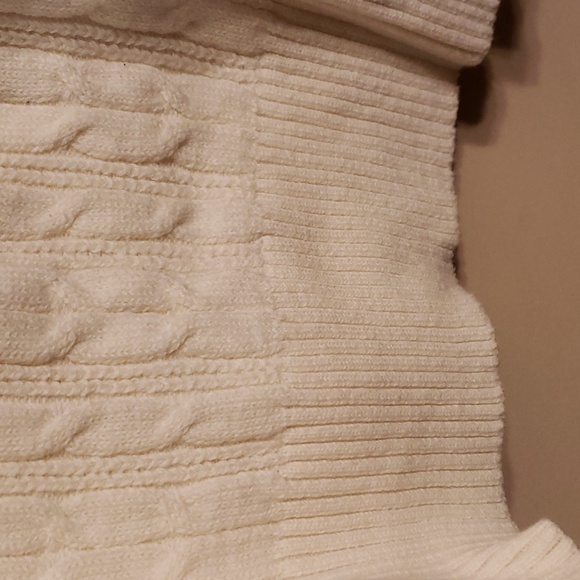 Plus Size Sweater - Picture 6 of 6